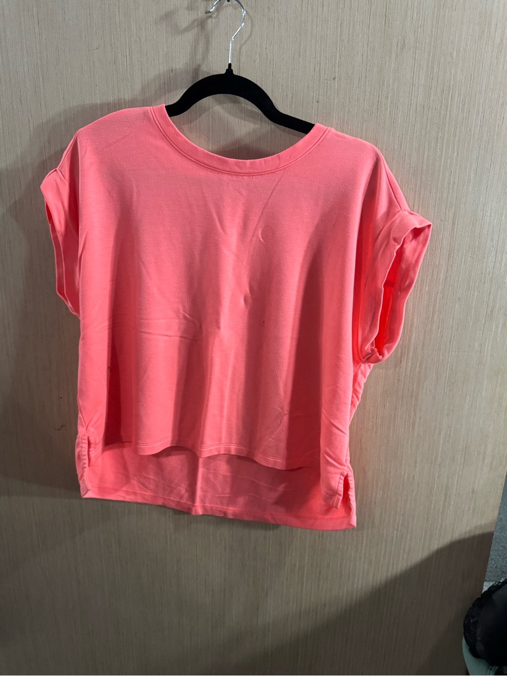 Lou & Grey Signature Soft Boxy Short Sleeve Tee - Coral Size Medium